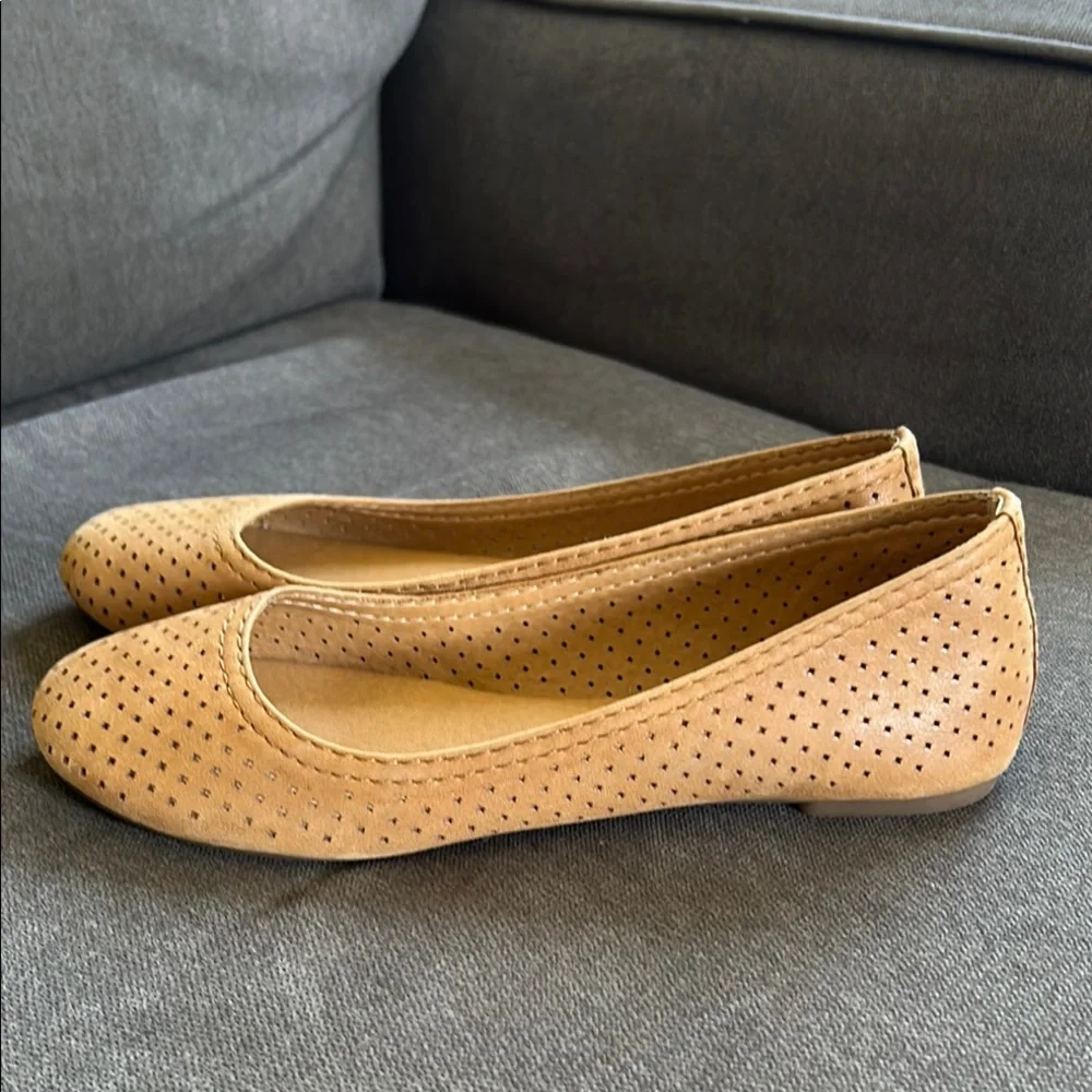 Lucky Brand Tan Perforated Flats - Picture 3 of 6